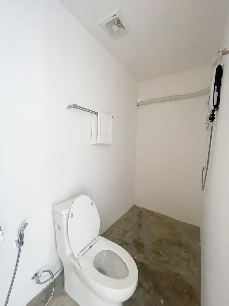 image_6483441_18~~64d268349e545